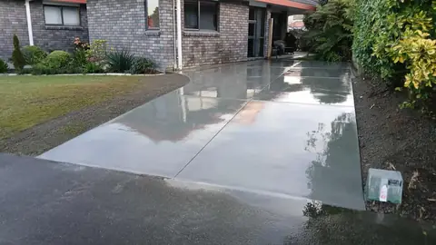 New concrete driveway in Palmerston North